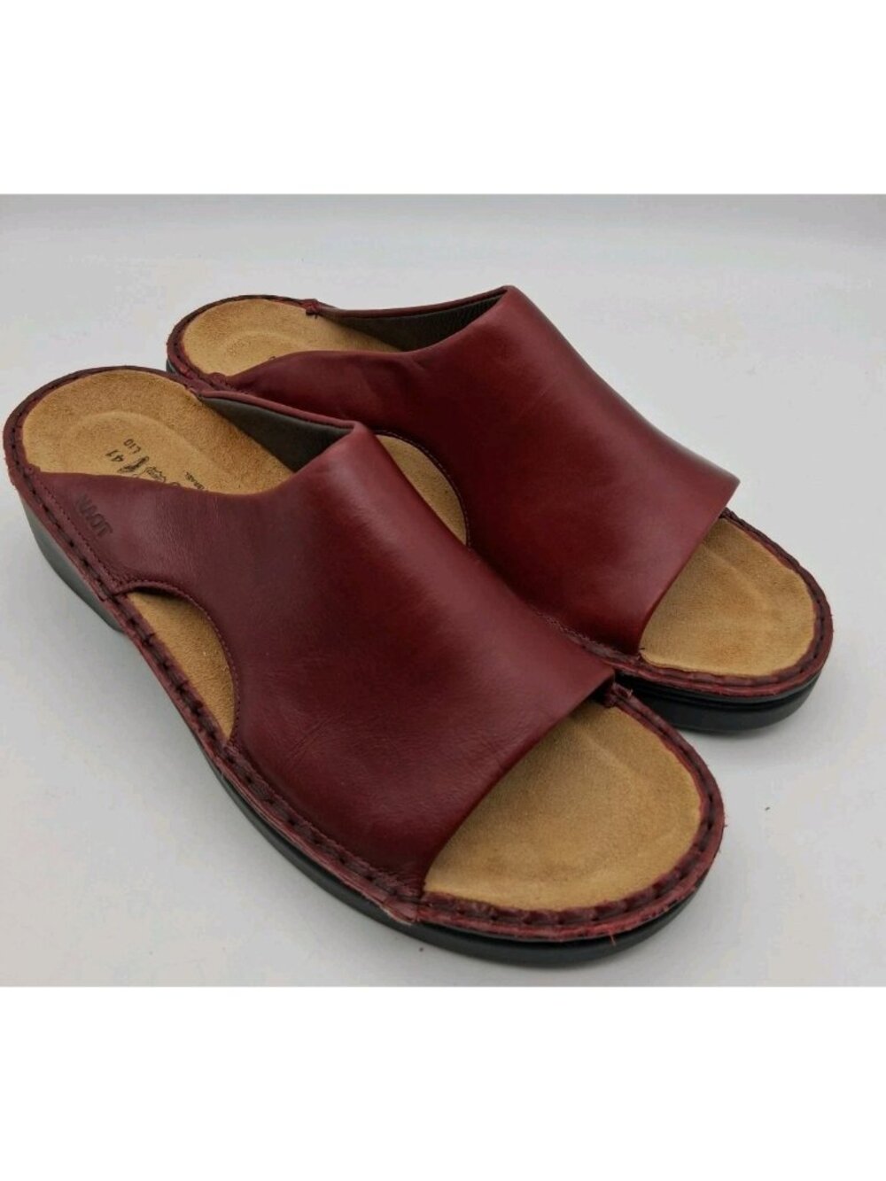 NWOT Naot Rome Sandals Red Leather Womens Sz 10 EU 41 Comfort Slip On Burgundy